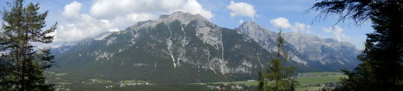 Panorama im Rückblick auf Leutasch-Weidach